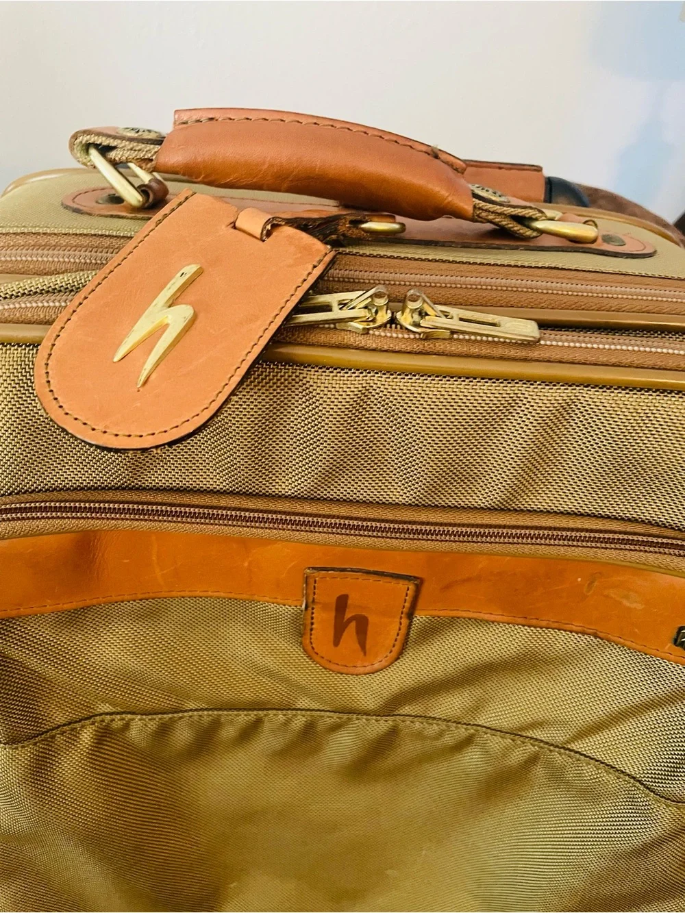Hartmann rolling luggage